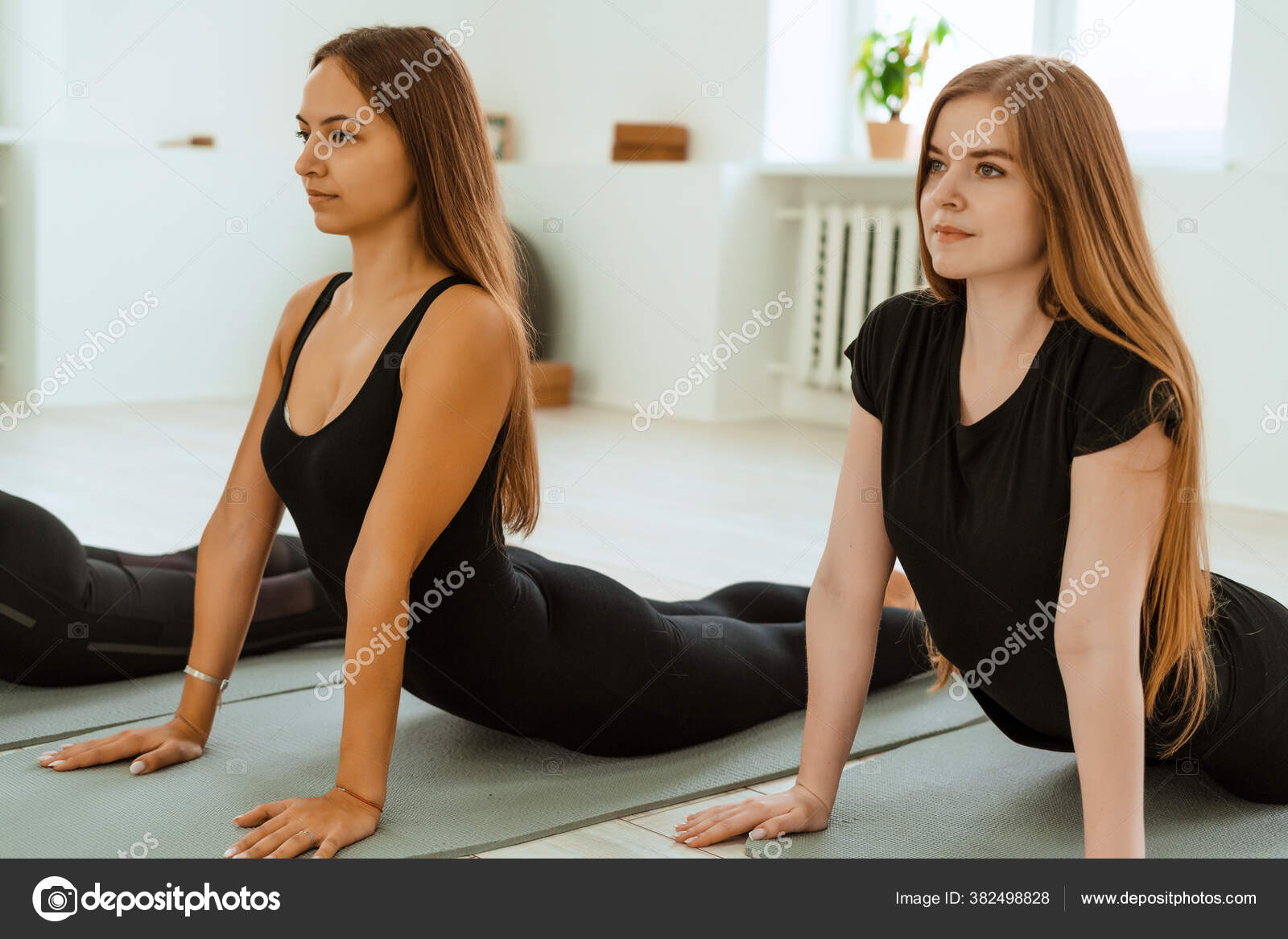 Yoga sex Stockfotos, lizenzfreie Yoga sex Bilder Depositphotos Bild