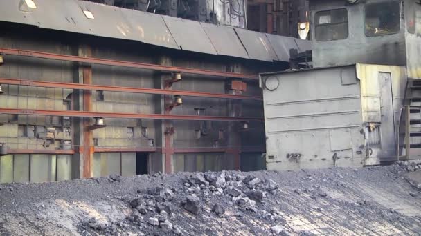 Перевозка Руды Металлургическом Заводе — стоковое видео