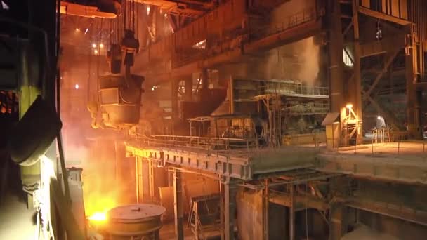 Der Prozess Eisen Den Konverter Gießen Stahlproduktion Einem Hüttenwerk — Stockvideo