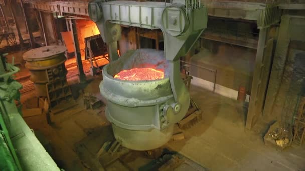 Gietijzer Emmers Voor Gieten Omzetter Productie Van Omvormer Metallurgische Fabriek — Stockvideo