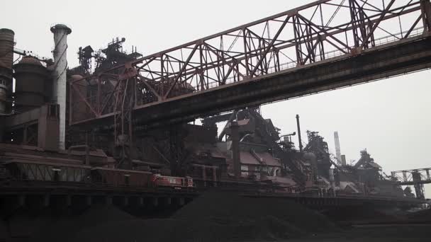 Rail Kran Den Metallurgical Växten — Stockvideo
