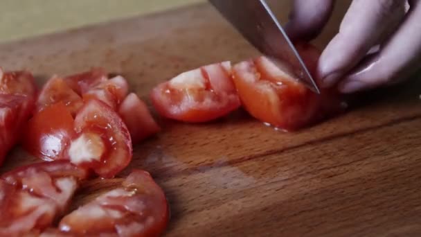 Male Hands Cutting Tomato Slicing Dicing Tomatoes Chef Knife Wooden — Stock Video