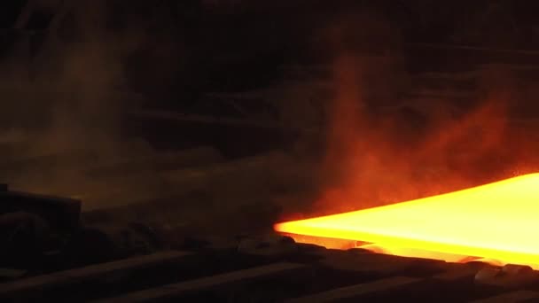 Stålverk Tillverkning Stålplåt Transport Heta Plåtar Produktionslinjen Tung Industri Metallvalsverk — Stockvideo