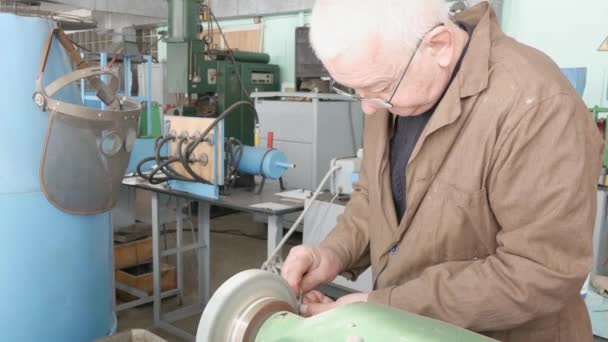 Hands Old Master Grind Detail Bench Grinder Rough Grinding Machine