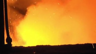 Metalurji tesisi. Metal üretimi. Close.