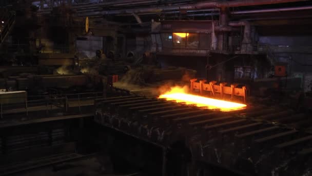 Stålverk Tillverkning Stålplåt Transport Heta Plåtar Produktionslinjen Tung Industri Metallvalsverk — Stockvideo
