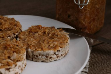 et pate ile sandviç (Riyet).