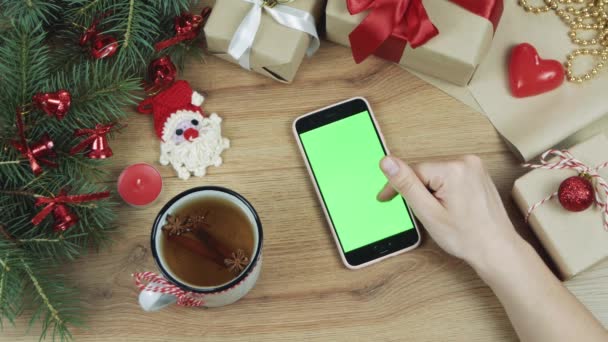 Concepto Navidad Vista Superior Teléfono Negro Con Estuche Rosa Con — Vídeo de stock