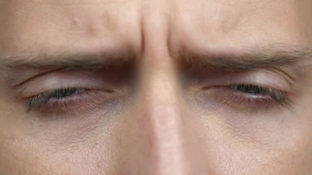 Gros Plan Œil Masculin Détail Ouverture Des Yeux Bleus Homme — Video