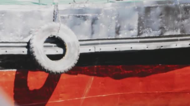Reflektion Ringar Och Vågor Ombord Handelsfartyg Solljus Vatten Reflektioner Styrelsen — Stockvideo