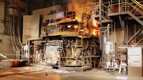 Producción Acero Horno Siderúrgico Metalurgia Lanzar Lingote Tienda Horno Arco — Vídeos de Stock