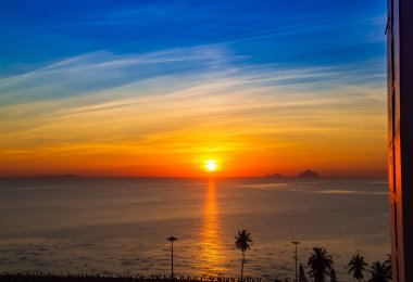 Güney Çin denizi üzerinde bulutlar gündoğumu, Vietnam Nha Trang