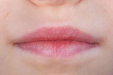 Dudaklar doğal genç closeup