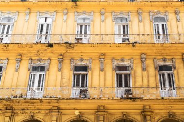 Havana, Küba - Eski Havana şehir caddesi. Mimari. Buildin