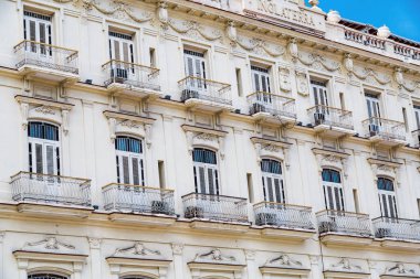 Havana, Küba - Eski Havana şehir caddesi. Mimari. Buildin