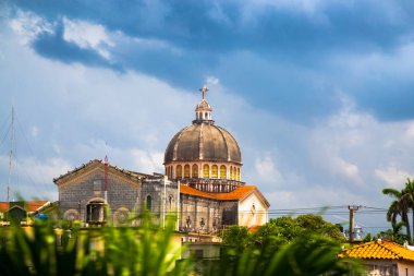 Eski Kilise. Havana, Küba - Eski Havana şehir caddesi. Archi
