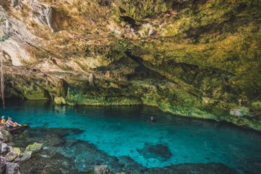 Cenote Meksika Mağarası. Yucatan