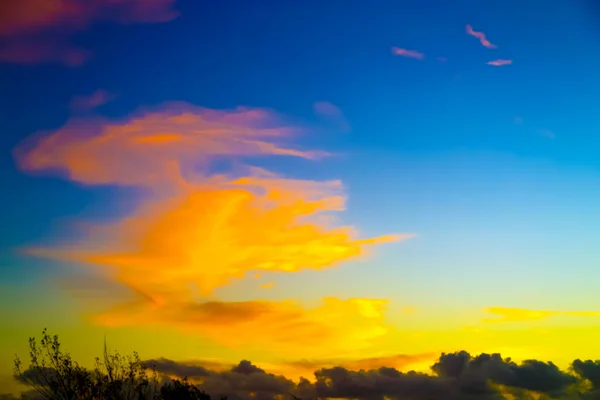 Sonnenaufgang in den Wolken über der Karibik, Kuba — Stockfoto