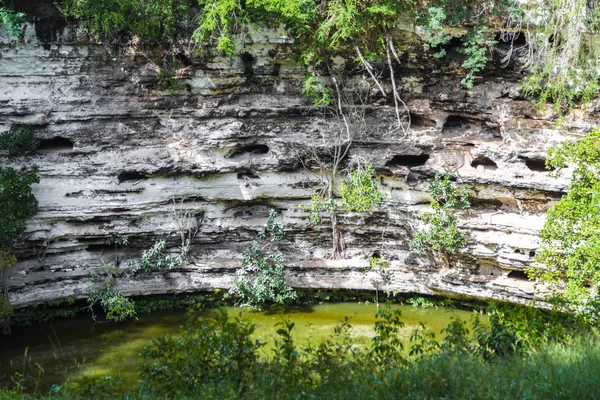The well of death in Chichen Itza. Cenote Mexico — Stock Photo, Image