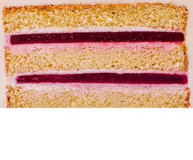 Hafif sünger keki katmanları canlı böğürtlen reçelleri ile doludur. Pasta lezzetli pembe ve mor bir dolgu içeriyor, meyvemsi tadı ve dokusunu sergiliyor..