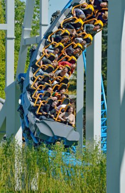 Saint-Petersburg.Russia. olabilir. 20.2018. Kresovsky Adası. Boşanma Adası Park.A popüler çekim Rus roller coaster olduğunu. Özel tasarım bir demiryolu sistemidir. Yolcu vagon yüksek hızda seyahat.