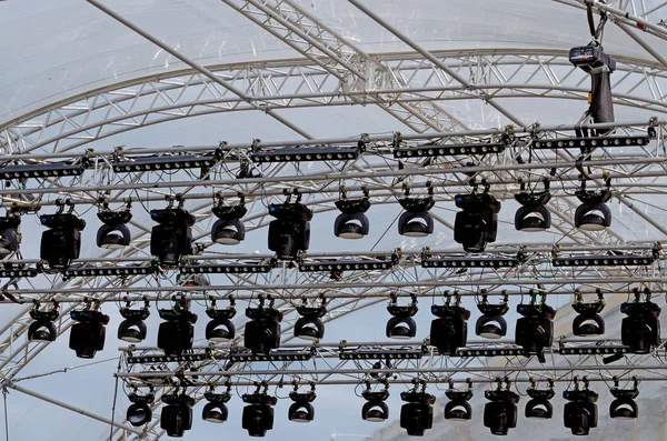 konser mekan aydınlatma donanımları.