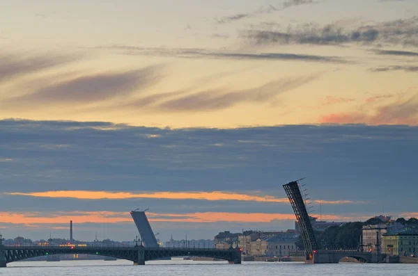 Verão Durante Navegação Pontes Abertas Cidade Para Passagem Vessels Traffic — Fotografia de Stock