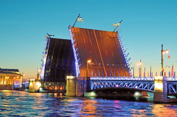 Summer Navigation City Open Bridges Passage Vessels Traffic People Bridge — Stock Photo, Image