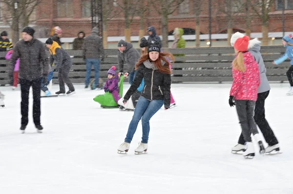 Petersburg Russia December 2018 Skating 在溜冰场上 这对你的健康有好处 积极的生活方式带来了很多快乐 — 图库照片