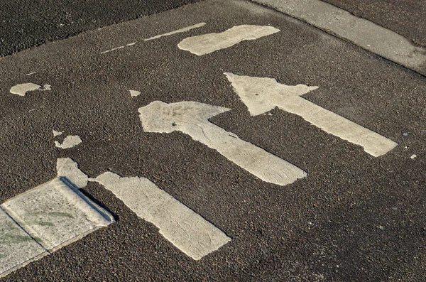 Markierung Von Fußgängerüberwegen Form Eines Parallel Verlaufenden Weißen Streifens — Stockfoto