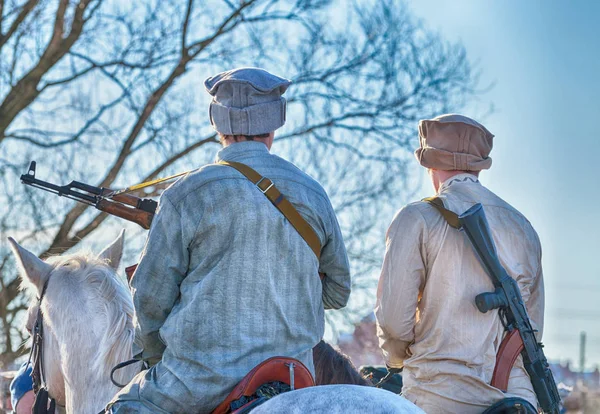 Afghanischer Soldat mit Waffe. — Stockfoto