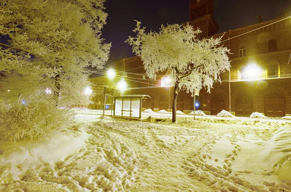 Nocne miasto zimą. — Zdjęcie stockowe