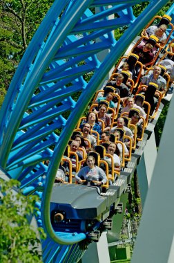Popüler bir cazibe Rus roller coaster olduğunu.