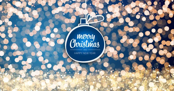 Csillogó arany és ezüst karácsonyi fények a karácsonyi ünnepeket és boldog új évet üdvözlő üzenetet labda dísz a kék háttér, élénk fények dekoráció. Elegáns holiday szezon szociális digitális képeslap — Stock Fotó