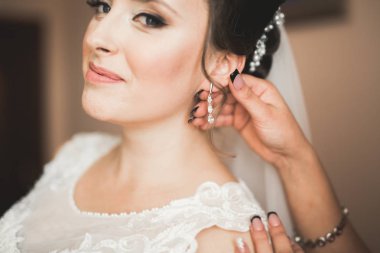 Estetik cerrahi ve makyaj malzemeleri.