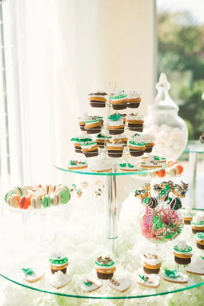 Different kinds of baked sweets on a buffet — Stock Photo, Image