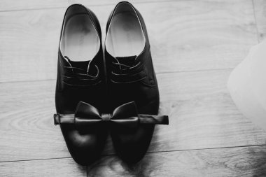 Moda ayakkabıları ve aksesuarlar.