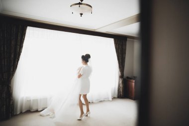 Düğün sabahı peçeli güzel bir gelin portresi.