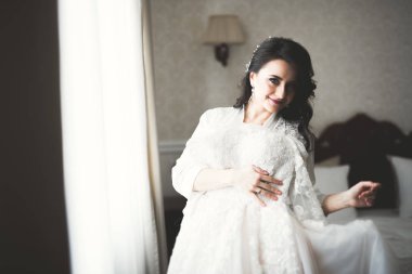 Düğün sabahı peçeli güzel bir gelin portresi.