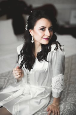 Düğün sabahı peçeli güzel bir gelin portresi.