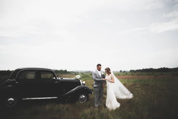 Caucasian happy romantic young couple celebrating their marriage. Outdoor — Stock Photo, Image