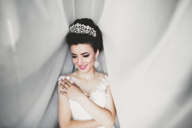 Düğün sabahı peçeli güzel bir gelin portresi.