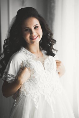 Düğün sabahı peçeli güzel bir gelin portresi.