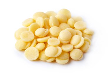 Beyaz arka plan üzerinde izole organik kakao ezmesi düğmeleri (Gofret)