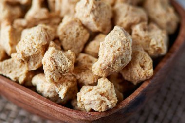 Ham soya parçalar, Soya eti vegans ahşap kase için