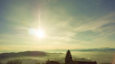 SunsetPerfect 'deki dağlar video klip, müzik videosu, kurumsal film ve iletişim, tanıtım videosu, reklam, reklam, televizyon programı, haber vb..