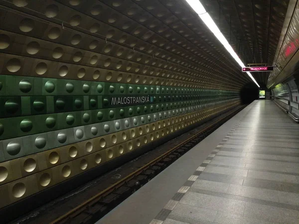 U-Bahn-Station der Prager U-Bahn — Stockfoto