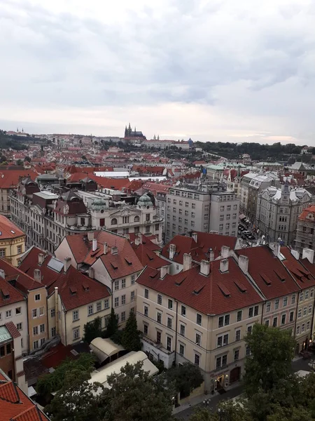 Oude straat van Praag in de Tsjechische Republiek — Stockfoto