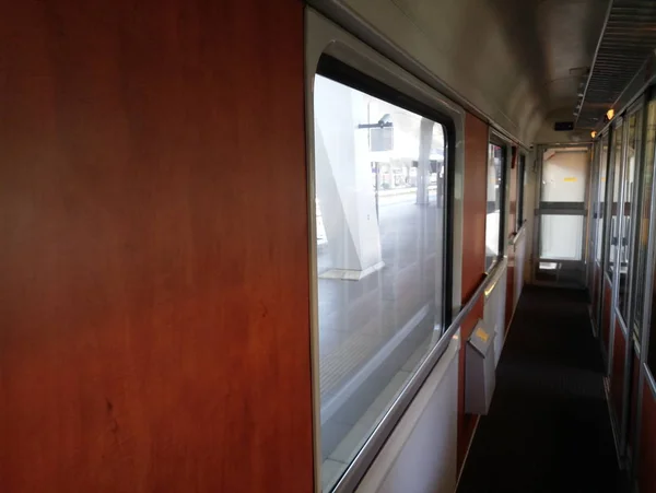 Vista dalla finestra del treno durante la guida — Foto Stock