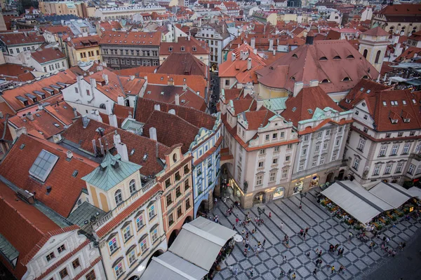 Oude straat van Praag in de Tsjechische Republiek — Stockfoto